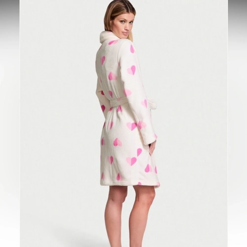 Women's Pink Heart Patterned Robe - Picture 3 of 5